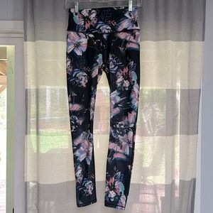 Fabletics fun floral leggings